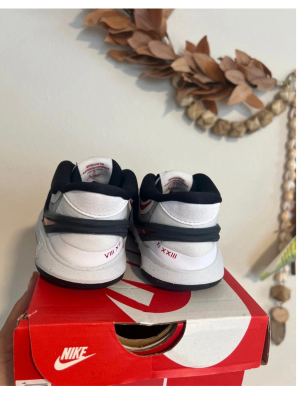 Nike Kyrie 8 GO (PS) in white university red size 10c - Picture 4 of 7